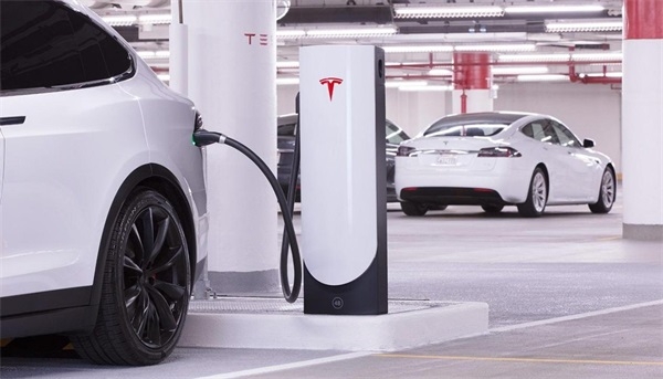 Tesla Supercharger stations Unique Technological Advantages: An In-Depth Analysis